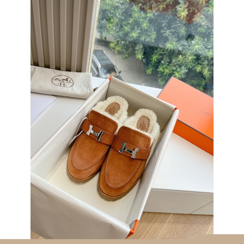 H**mes slippers